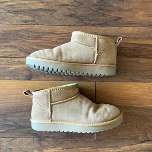 Ultra mini ugg